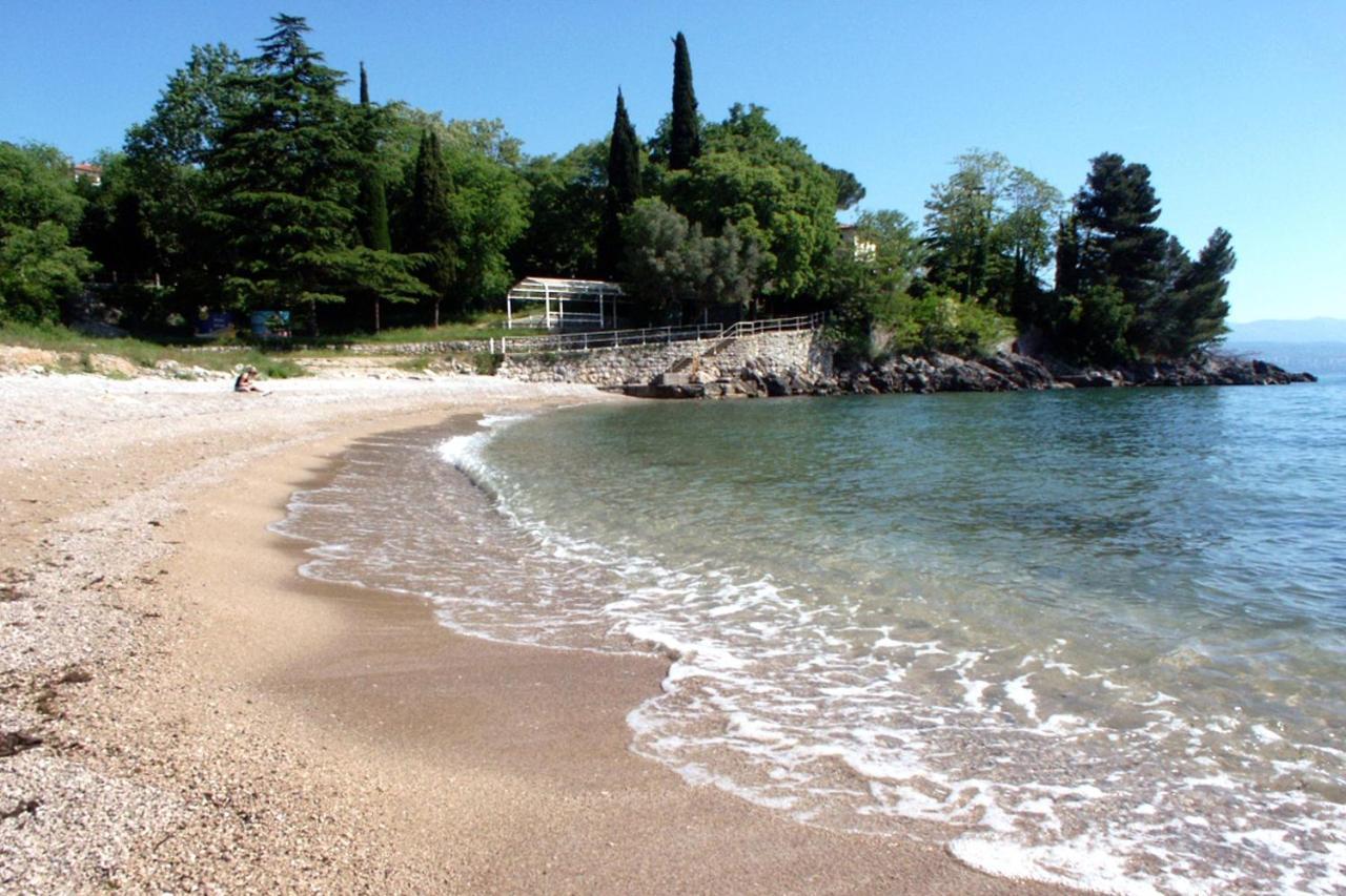 Apartments With A Parking Space Lovran, Opatija - 7705 外观 照片